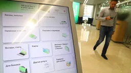 Выдачи новых кредиток снижаются третий месяц подряд